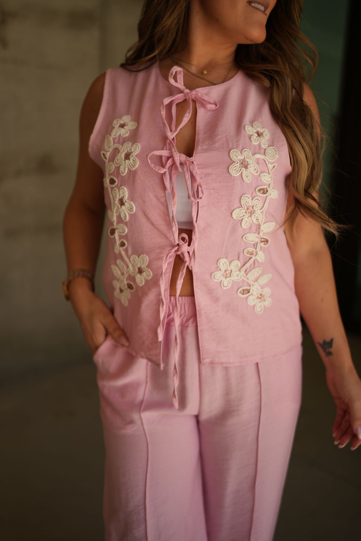 Conjunto Colete com Bordados + Calça